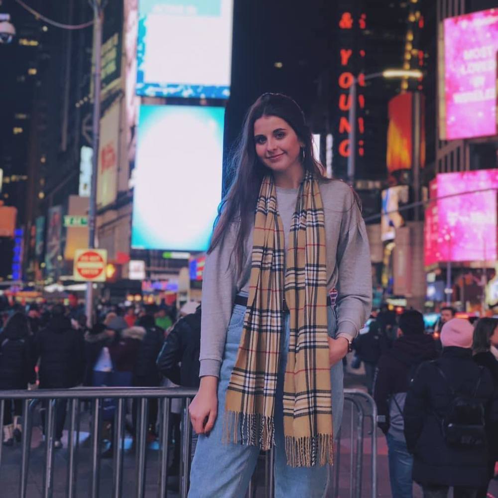 Meet your Posher, Abbey